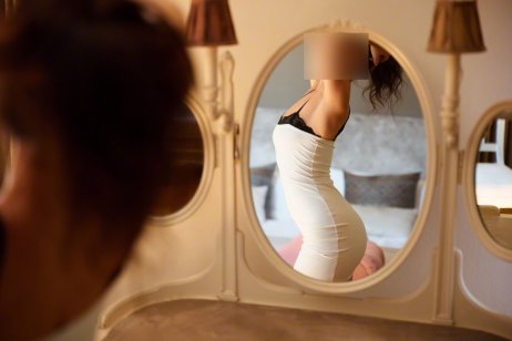 Felines Escort