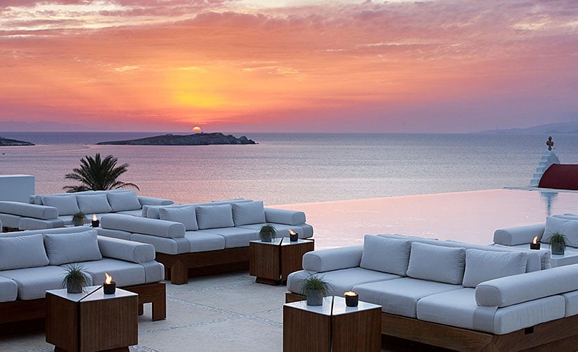 Bill & Coo Suites and Lounge